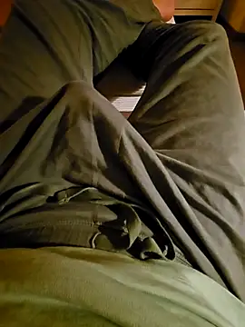 Snapshot of BigPassion89 chatting on December 21, 2025, 9:15 pm BigPassion89 online show from December 21, 2025, 9:15 pm