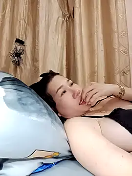 Ana love2000 online show from October 17, 2025, 1:02 pm