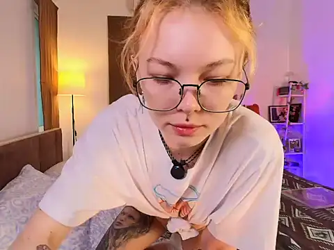 Snapshot of juicyshow_ chatting on October 10, 2025, 12:22 am juicyshow online show from October 10, 2025, 12:22 am