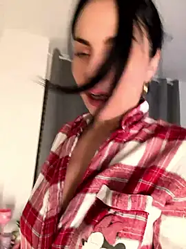 Snapshot of KimKelly13 chatting on January 7, 2026, 7:57 am KimKelly13 online show from January 7, 2026, 7:57 am