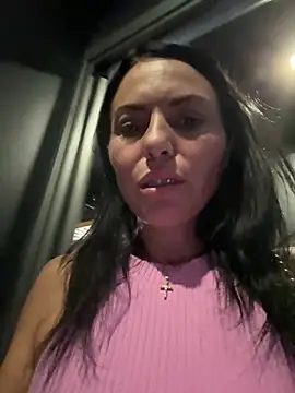 Snapshot of KimKelly13 chatting on July 7, 2026, 6:47 am KimKelly13 online show from July 7, 2026, 6:47 am