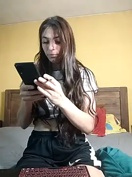 Snapshot of AntoniaHottie chatting on June 20, 2026, 7:24 am AntoniaHottie online show from June 20, 2026, 7:24 am