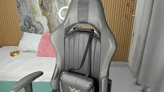 Lili 16 online show from March 15, 2026, 11:06 am