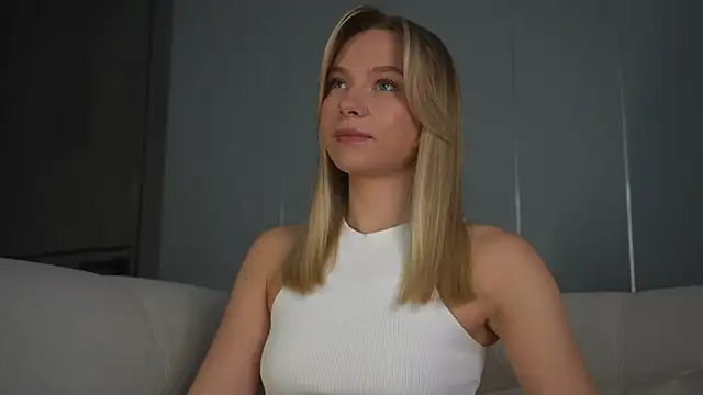 Snapshot of -Snowwwy- chatting on February 21, 2025, 12:27 pm -Snowwwy- online show from February 21, 2025, 12:27 pm