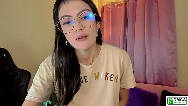 Snapshot of Lilabril chatting on March 7, 2025, 3:39 pm Lilabril online show from March 7, 2025, 3:39 pm