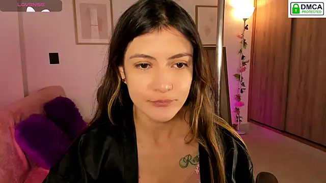 Snapshot of Lilabril chatting on November 28, 2025, 2:39 pm Lilabril online show from November 28, 2025, 2:39 pm