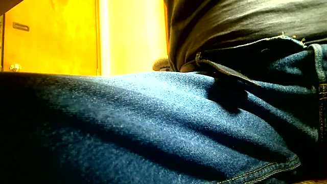 markluvskitty online show from April 16, 2026, 3:46 pm