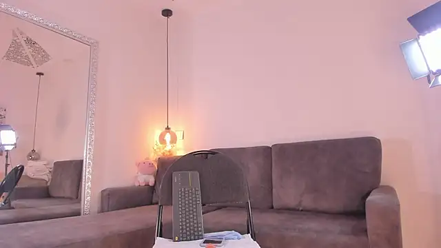 Snapshot of Isabella_francoo chatting on September 11, 2025, 12:27 pm Isabella francoo online show from September 11, 2025, 12:27 pm