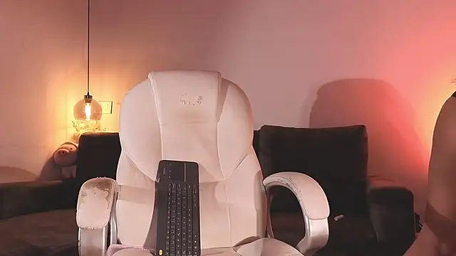 Isabella francoo online show from April 16, 2026, 11:44 am