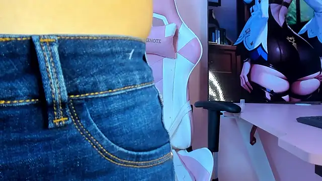 CharlotteMuller online show from February 17, 2026, 4:15 pm