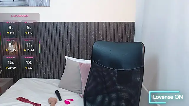 Snapshot of chanel_brunette chatting on December 1, 2025, 7:37 pm chanel brunette online show from December 1, 2025, 7:37 pm