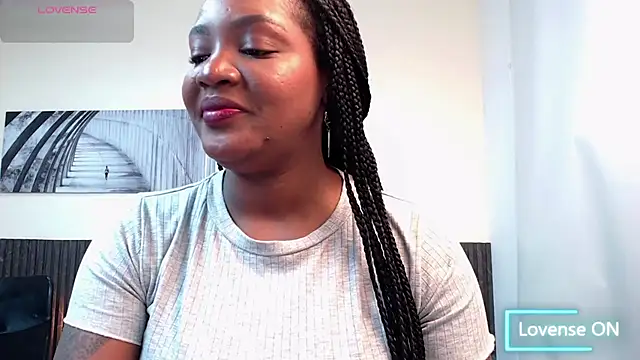 Snapshot of chanel_brunette chatting on October 25, 2025, 11:20 am chanel brunette online show from October 25, 2025, 11:20 am