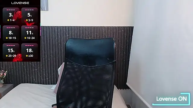 Snapshot of chanel_brunette chatting on November 25, 2025, 7:25 pm chanel brunette online show from November 25, 2025, 7:25 pm