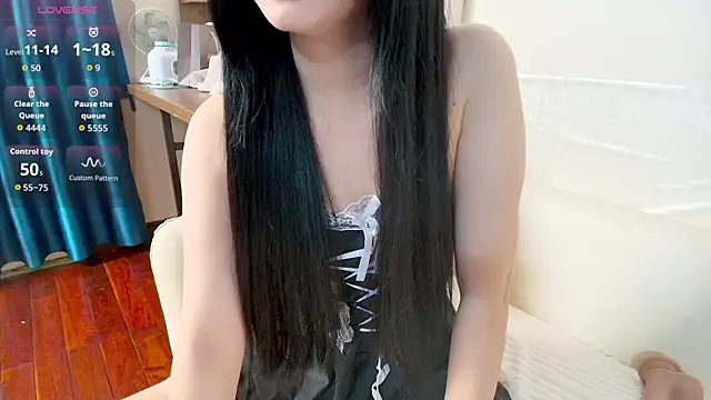 Lee Mi online show from October 25, 2025, 2:28 pm