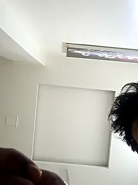 Snapshot of HeftyTheory7 chatting on January 5, 2026, 6:11 pm HeftyTheory7 online show from January 5, 2026, 6:11 pm