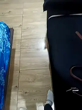 Snapshot of HeftyTheory7 chatting on December 21, 2025, 10:17 am HeftyTheory7 online show from December 21, 2025, 10:17 am