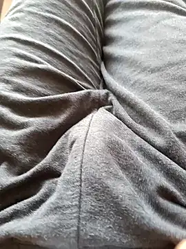 Snapshot of HeftyTheory7 chatting on November 17, 2025, 6:50 am HeftyTheory7 online show from November 17, 2025, 6:50 am