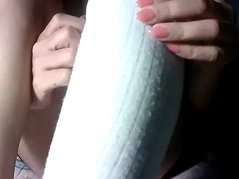 Snapshot of NgocYen2K chatting on November 3, 2025, 5:01 am NgocYen2K online show from November 3, 2025, 5:01 am