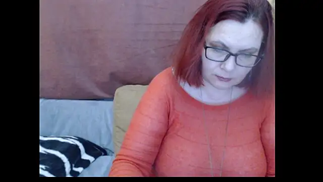 Snapshot of PlayfullMature chatting on May 3, 2026, 4:06 am PlayfullMature online show from May 3, 2026, 4:06 am