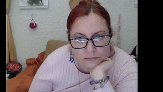 Snapshot of PlayfullMature chatting on October 21, 2025, 11:26 pm PlayfullMature online show from October 21, 2025, 11:26 pm