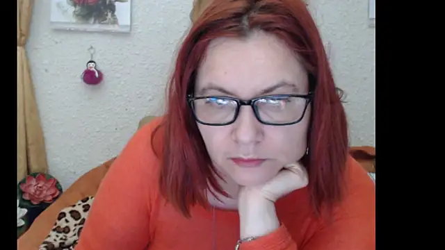 Snapshot of PlayfullMature chatting on October 21, 2025, 10:36 am PlayfullMature online show from October 21, 2025, 10:36 am