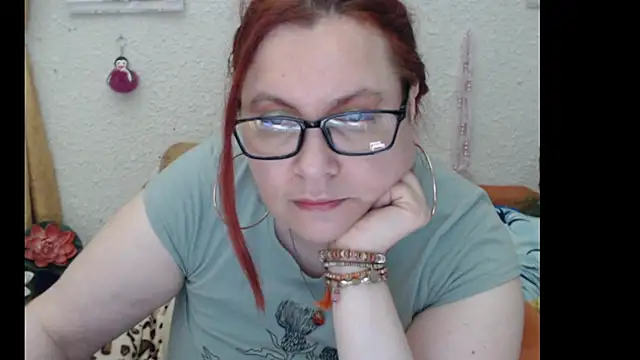 Snapshot of PlayfullMature chatting on October 22, 2025, 11:31 am PlayfullMature online show from October 22, 2025, 11:31 am