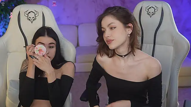 Snapshot of Tina_Breeze chatting on March 19, 2025, 3:51 pm Tina Breeze online show from March 19, 2025, 3:51 pm