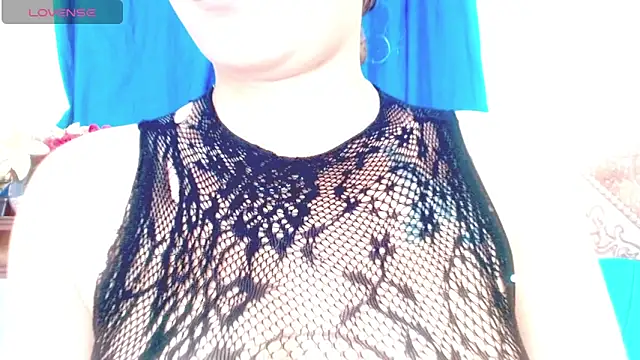 Snapshot of Eva_Hoot chatting on May 19, 2026, 2:13 pm Eva Hoot online show from May 19, 2026, 2:13 pm