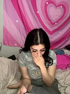 Snapshot of ThickerThanYoBitch chatting on September 27, 2025, 2:45 pm ThickerThanYoBitch online show from September 27, 2025, 2:45 pm