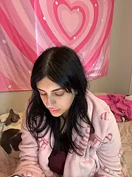 Snapshot of ThickerThanYoBitch chatting on November 17, 2025, 5:39 pm ThickerThanYoBitch online show from November 17, 2025, 5:39 pm