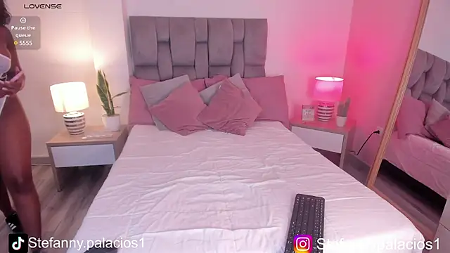 Kimberlylenox  online show from February 18, 2025, 9:31 pm