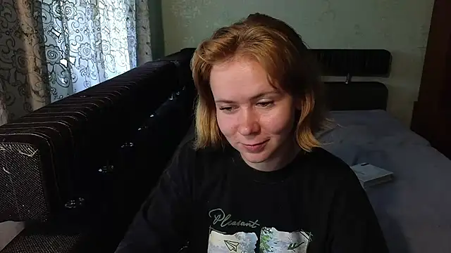 Snapshot of Riley_Roo chatting on July 7, 2026, 6:47 am Riley Roo online show from July 7, 2026, 6:47 am
