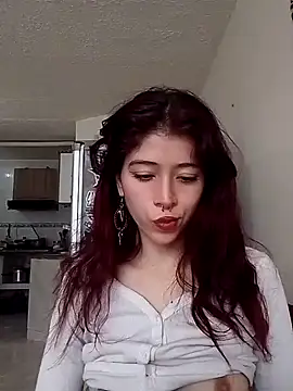 SuzzyyM online show from February 25, 2025, 6:55 pm