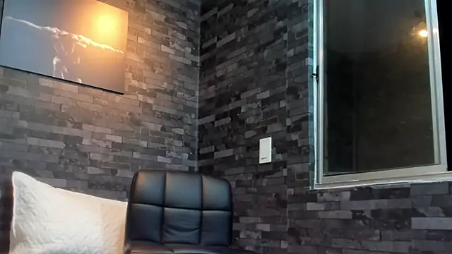 BruceDallas online show from November 30, 2025, 2:45 am