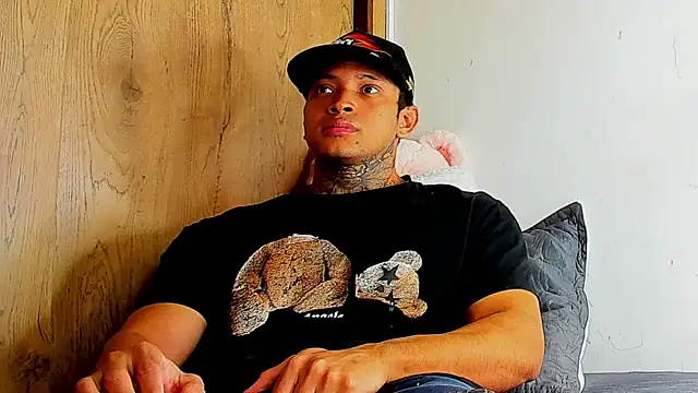 Snapshot of Stiven_collins chatting on November 14, 2025, 6:00 pm Stiven collins online show from November 14, 2025, 6:00 pm