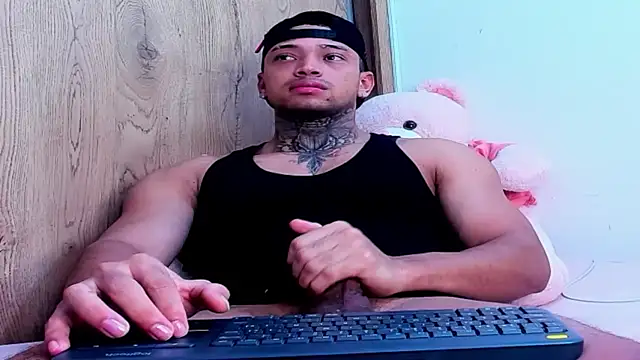 Snapshot of Stiven_collins chatting on December 1, 2025, 8:26 am Stiven collins online show from December 1, 2025, 8:26 am