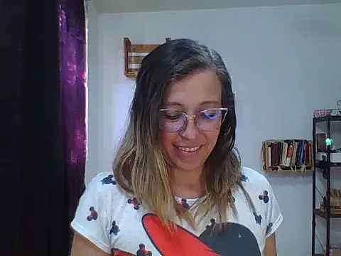 charlott ponce online show from November 4, 2025, 10:13 pm