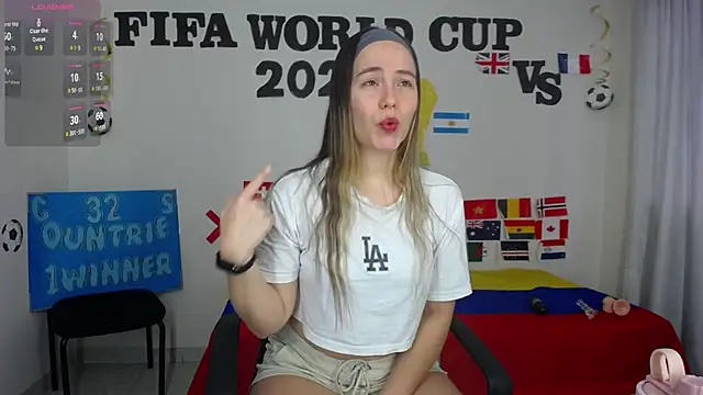 Snapshot of LauraSofia_Cam chatting on July 18, 2026, 11:41 am LauraSofia Cam online show from July 18, 2026, 11:41 am