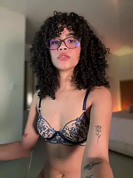 Lianh Benett online show from February 8, 2025, 7:59 am