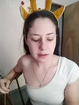 lucecitafantasy2 online show from December 23, 2024, 11:36 am