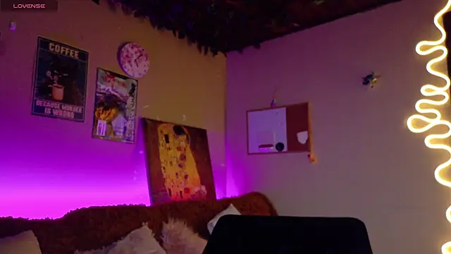 maryberry   online show from December 2, 2025, 10:55 pm