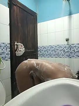 Snapshot of Amberay1 chatting on December 17, 2025, 8:47 pm Amberay1 online show from December 17, 2025, 8:47 pm