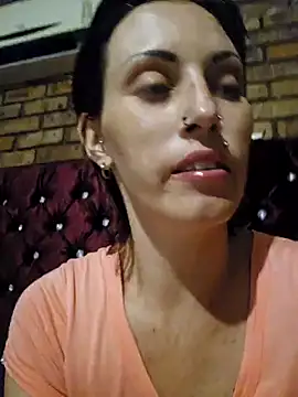 Snapshot of Astoria_Moon chatting on January 29, 2025, 6:50 pm Astoria Moon online show from January 29, 2025, 6:50 pm