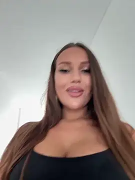 Snapshot of Syka0001 chatting on February 10, 2025, 6:53 am Syka0001 online show from February 10, 2025, 6:53 am