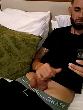 momentum2023 online show from November 17, 2025, 4:38 am