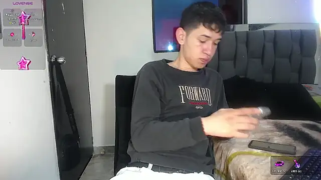 Snapshot of Mr_daren_ chatting on March 20, 2025, 3:25 pm Mr daren online show from March 20, 2025, 3:25 pm