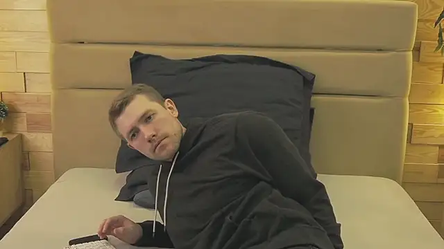 EthanPinkman online show from April 20, 2026, 4:15 am