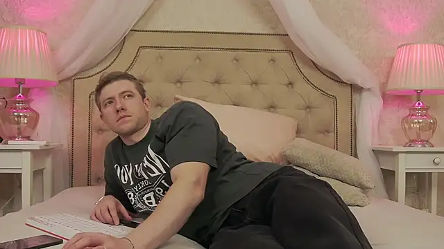 EthanPinkman online show from October 12, 2025, 4:14 am