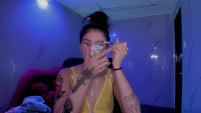 LilithCooperr  online show from April 10, 2026, 3:35 am