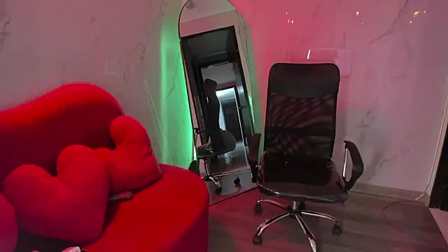 LilithCooperr  online show from January 9, 2026, 10:39 pm